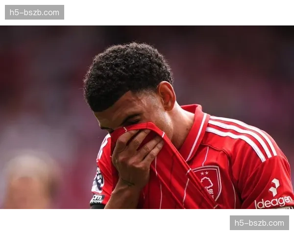 官方声明：诺丁汉森林中场核心吉布斯-怀特因脚踝韧带损伤缺阵六周